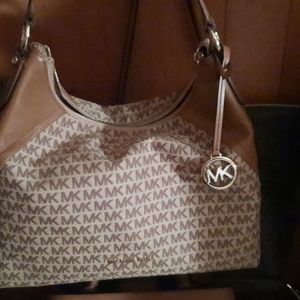 Nwt Michael kors purse.